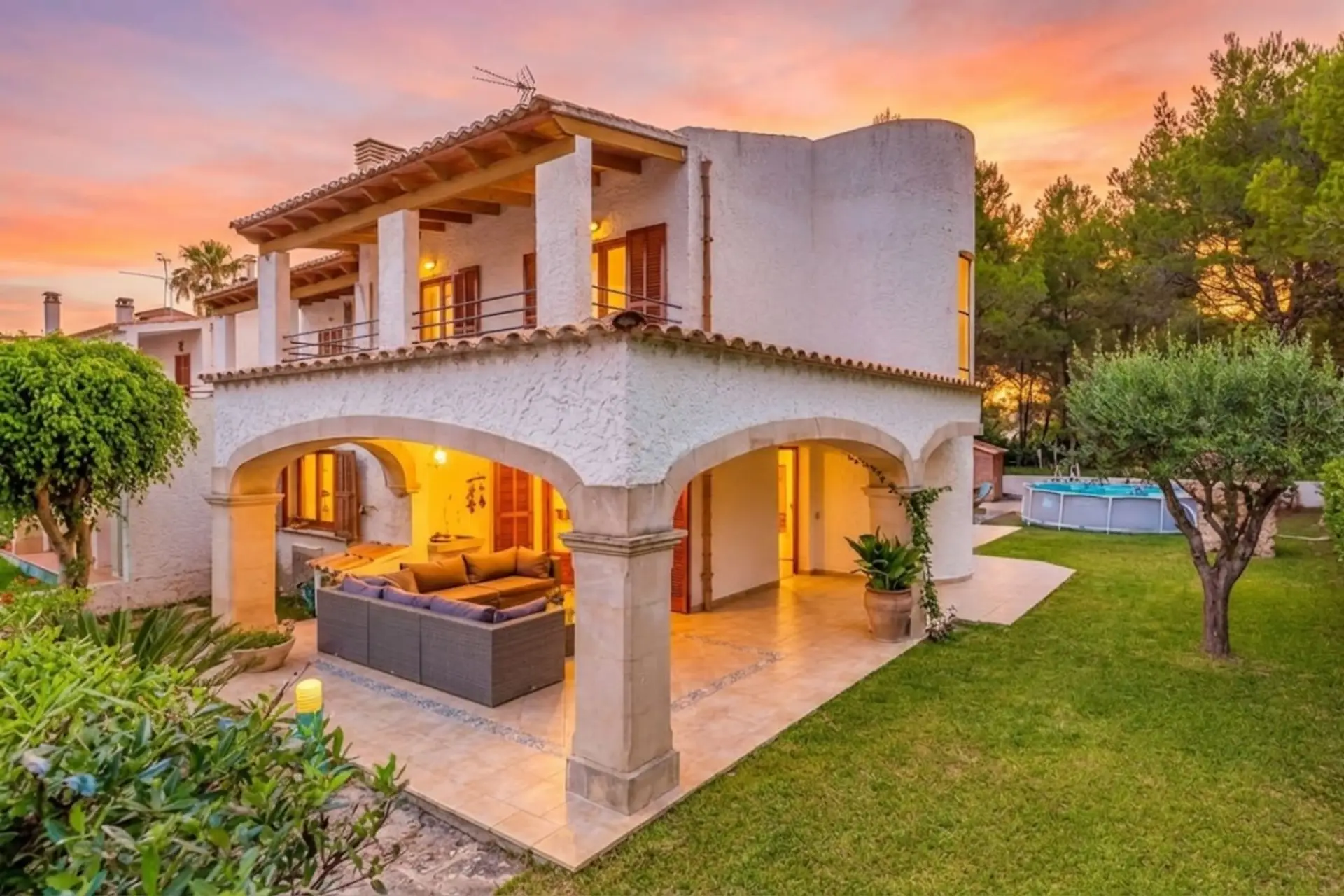 1-Min to Beach • Pool • Family & Cycling Paradise — photo 4